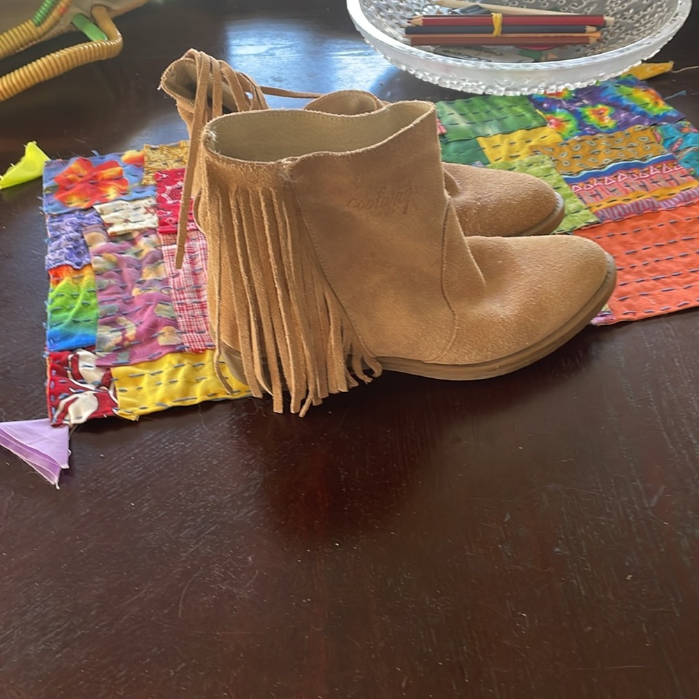 COOLWAY suede fringe small booties